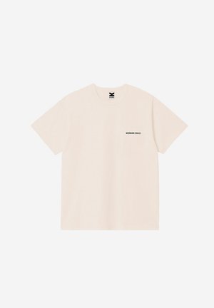 Μπεζ κοντομάνικο μπλουζάκι με στρογγυλή λαιμόκοψη και μικρό μαύρο κείμενο «MORNING CALLS.» στο αριστερό στήθος.