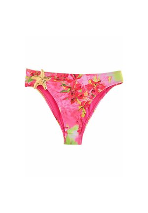 Różowe dół bikini z czerwono-żółtym kwiatowym wzorem i złotą ozdobą w kształcie rozgwiazdy na lewym biodrze.