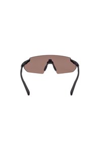 Ochelari de soare sport cu lentile mari, maro, cu formă învăluită și brațe subțiri negre. Caracteristici ale unui cadru minimalist și un design sigur al punții nazale.