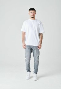 2Y Premium PREMIUM CROPPED - Traperice ravnih nogavica - grey