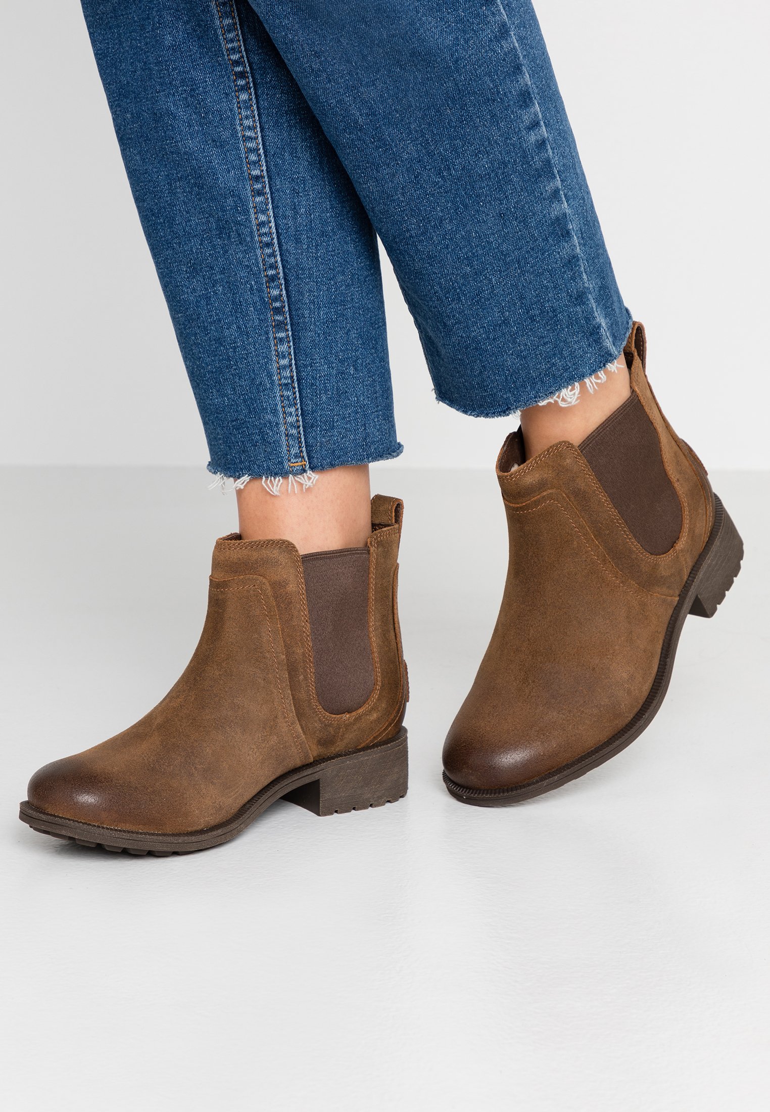 ugg bonham boots brown