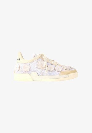 CHANEL, CLOTH TRAINERS WHITE - Baskets basses - white