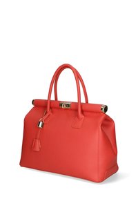 Borsa a tracolla in pelle rossa con forma strutturata, manici arrotondati, hardware dorato e superficie testurizzata. Presenta un lucchetto e un'etichetta sospesa.