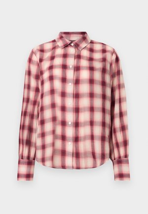 Camicia a quadri rossa e crema realizzata in tessuto leggero, con chiusura a bottoni frontale, maniche lunghe e un classico colletto.
