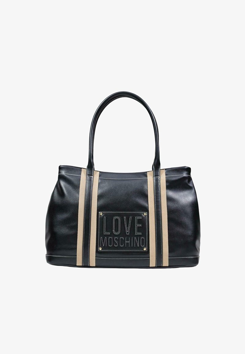 Bolso tote de cuero negro con rayas verticales beige y parche con el logo en relieve "LOVE MOSCHINO" en el centro frontal.