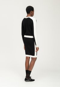 INFLUENCER BLOCKING  - Vest - black