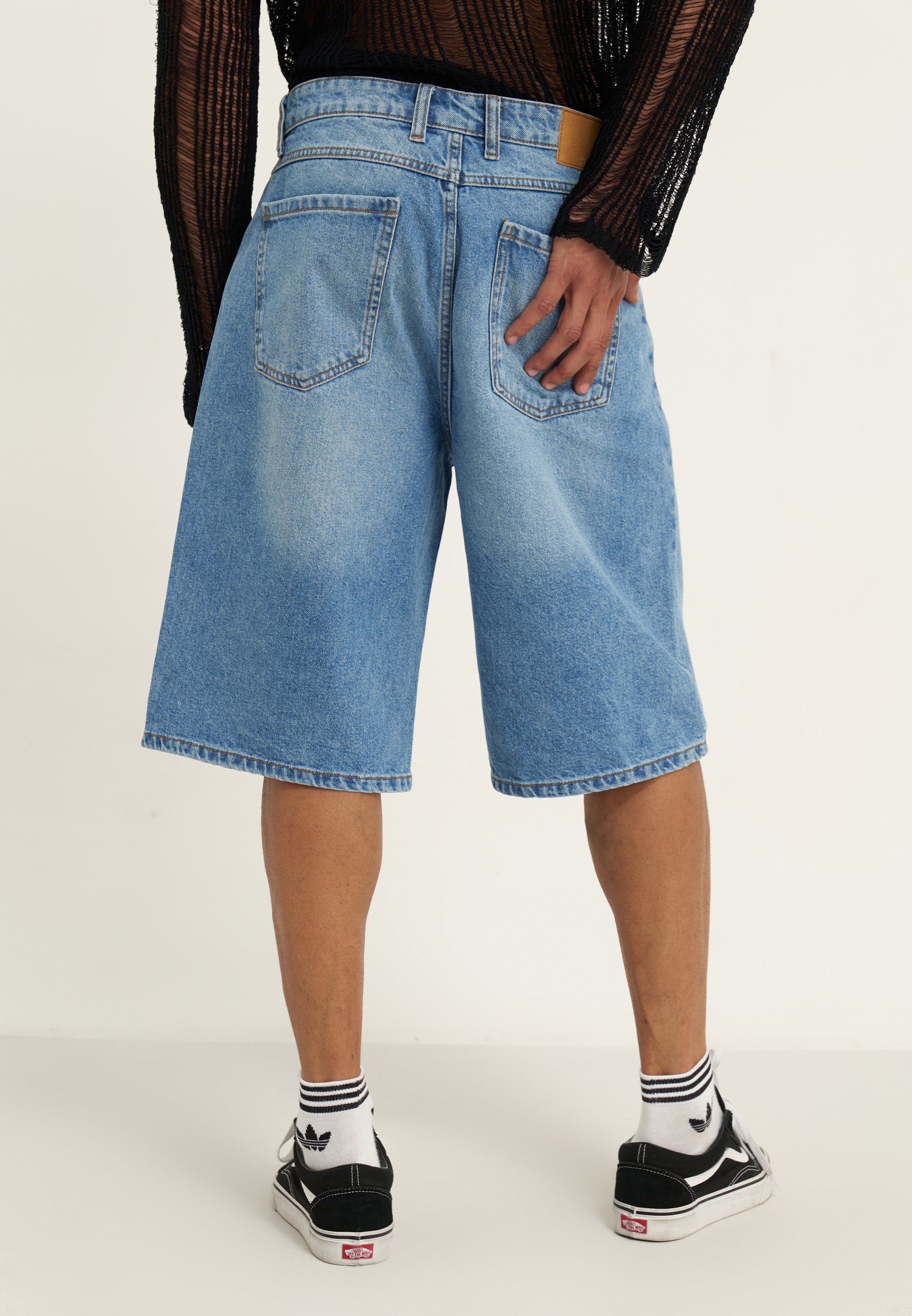 YOURTURN by Zalando UNISEX - Džinsiniai šortai - light blue