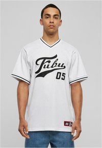 FUBU - FM232-004-3 VARSITY - Marškinėliai su spaudiniu - white/black Miniatiūros vaizdas 1