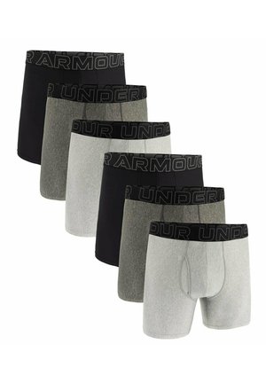 Sechs Herren-Boxershorts in Schwarz, Dunkelgrau und Hellgrau mit schwarzen Bündchen und "Under Armour"-Markenlogo.
