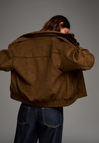 Bershka Giubbotto Bomber - dark brown