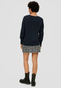 s.Oliver MIT V-AUSSCHNITT - Trui - navy