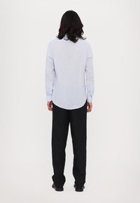 Michael Kors ONE PIECE COLLAR SHIRT - Krekls - light blue