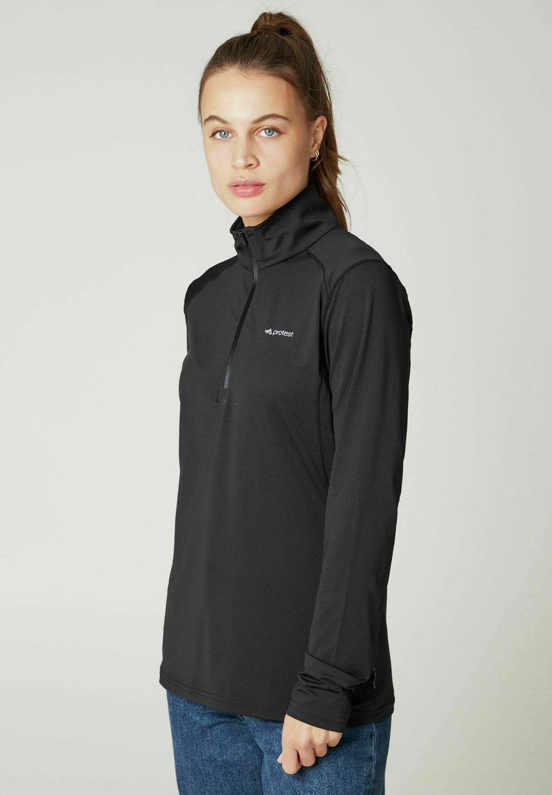 Schwarzes Langarm-Quarter-Zip-Oberteil mit hohem Kragen, weicher Textur und Kontrastnähten; mit Logo auf der linken Brust.