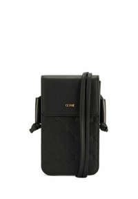 Czarna skórzana torba na ramię z pikowanym wzorem, zapięcie na klapę, regulowany pasek i złoty akcent logo z przodu.