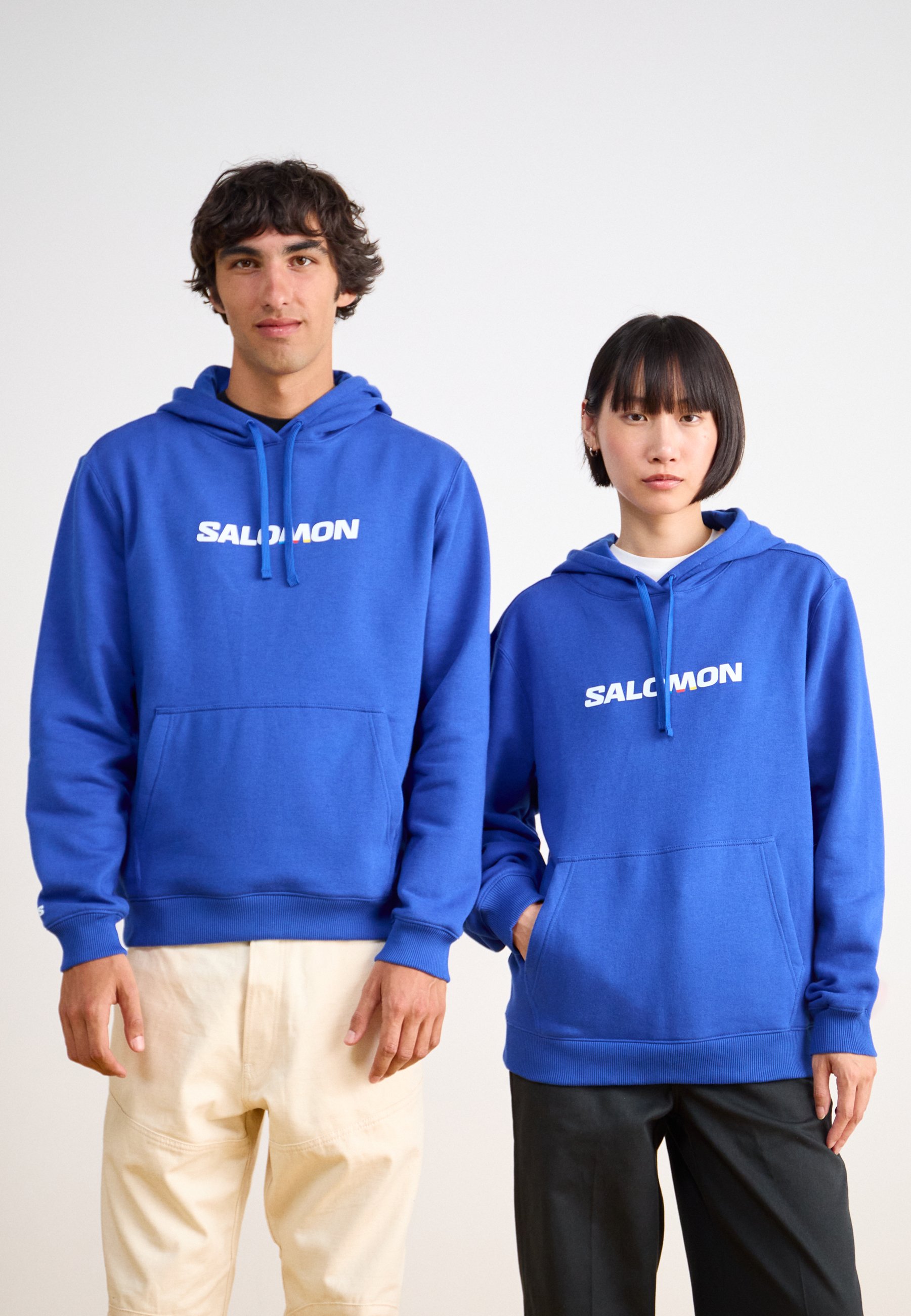 Sweat à capuche bleu marine brodé