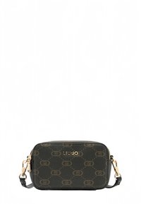 Rechthoekige crossbodytas van donkergroen gestructureerd materiaal, met een logopatroon, gouden sierbeslag en een afneembare zwarte band.