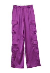 Lila satinierte weit geschnittene Cargo-Hosen mit elastischem Bund und Klappentaschen an den Oberschenkeln und Unterschenkeln.