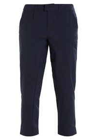 Laivaston lyhyet housut, jotka on valmistettu kevyest�ä kankaasta. Ominaisuuksiin kuuluu vetoketjullinen tasku sekä suora leikkaus, jossa on sileä pinta ja ei näkyviä kuvioita.