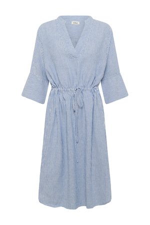 Robe rayée bleu et blanc avec un col en V, des manches larges et une taille à cordon. Confectionnée dans un tissu léger, avec une coupe décontractée.