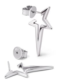 Orecchini a stella in argento sterling con una finitura lucida, caratterizzati da un design a perno e una silhouette affilata e angolare.
