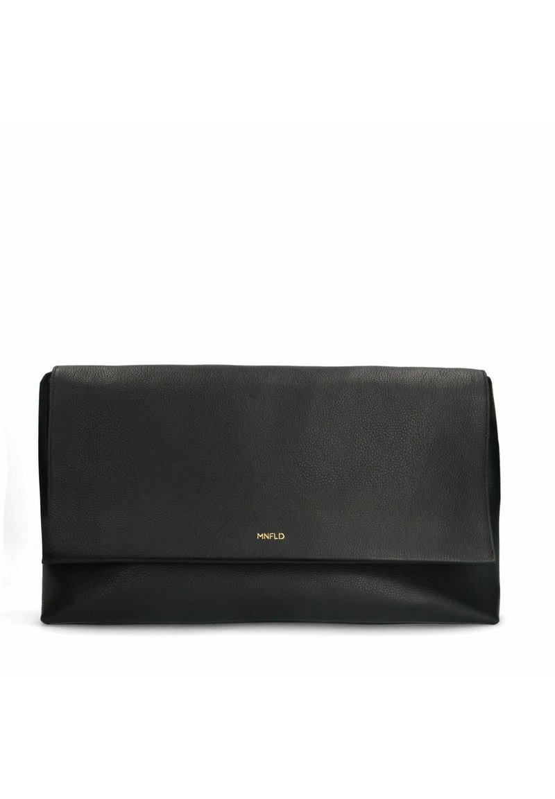 Schwarze Leder-Clutch mit glatter Textur, Überklapp-Design, goldfarbener Logo-Akzent und minimalistischem Format.