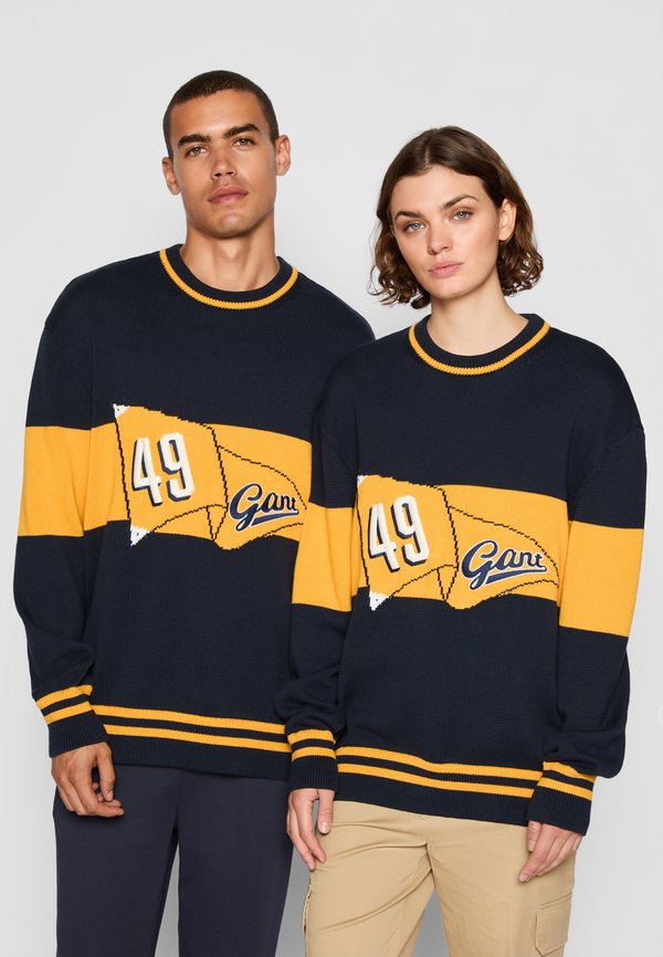 EXCLUSIVE HERITAGE 2.0 STRIPE GRAPHIC C-NECK - Jumper