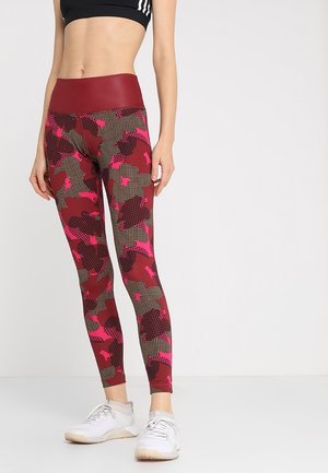 Leggings con stampa mimetica in bordeaux e rosa, dotati di una vita alta e solida. Realizzati in materiale elastico con un design aderente e slanciato.