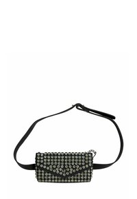 Melna taisnstūra rokassoma ar dakšu dizainu, kas rotāta ar sudraba izšuvumiem, plakanu regulējamu siksnu un pārklājošu vāku.