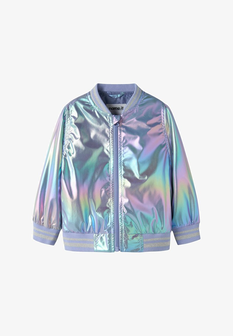 Blouson aviateur irisé brillant pour enfants avec fermeture éclair à l'avant, col, poignets et ourlet en bord-côte violet clair avec rayures argentées.
