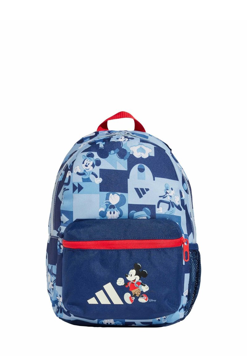Mochila con un patrón azul y azul claro que presenta personajes de Disney. Acentos rojos en el zipper y el asa superior. Bolsillo frontal con el logo.