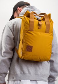 Manufaktur13 ROLL-TOP DAYPACK - Backpack - mustard