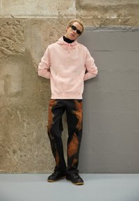 Nike Sportswear SPORTSWEAR CLUB FLEECE - Ikdienas džemperis - pink bloom