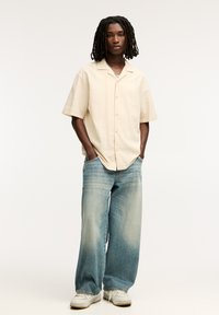 PULL&BEAR SHORT SLEEVE - Skjorter - ochre