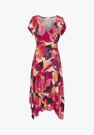 Blumenmusterkleid mit V-Ausschnitt, kurzen Ärmeln und asymmetrischem Saum. Die Farben umfassen Rot, Lila, Orange und Creme. Weiche Stofftextur.