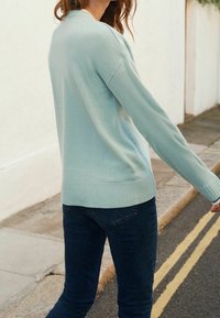 Next Sweter