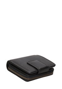 Zwarte leren portemonnee met een gladde textuur, ritsafsluiting en een voorklep. Voorzien van een gouden metalen rits en gestikte details. Compact ontwerp.