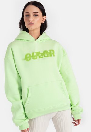 - Bluza