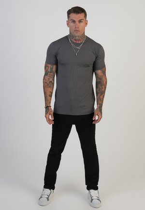 MUSCLE - Lihtne T-särk - grey