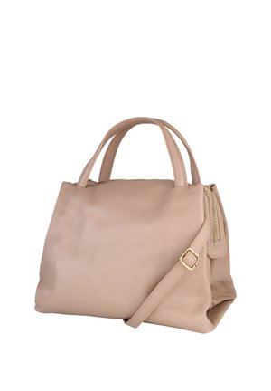 Beige Lederhandtasche mit zwei Griffen, einem abnehmbaren Schultergurt mit goldener Schnalle und einer Reißverschlusstasche an der Seite.