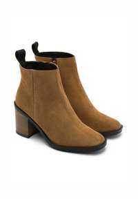 RYŁKO Ankle boot