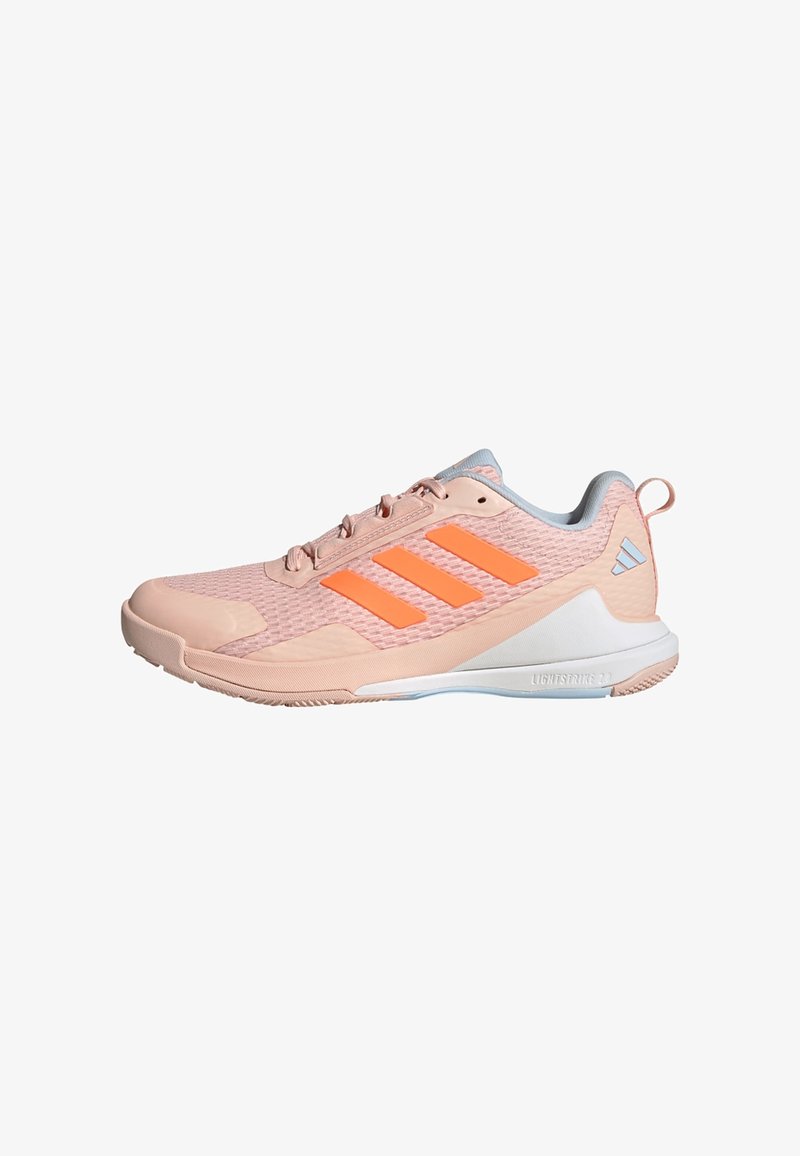 adidas Performance NOVAFLIGHT 2 INDOOR - Basketbalová obuv - blush pink lucid orange cloud white