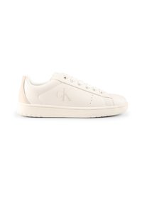 Sneaker in pelle bianca con suola texture, design minimalista, logo a rilievo e linguetta sul tallone beige a contrasto.