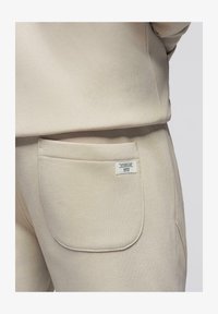 Non sélectionné, light grey