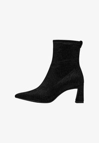 Unausgewählt, black struct