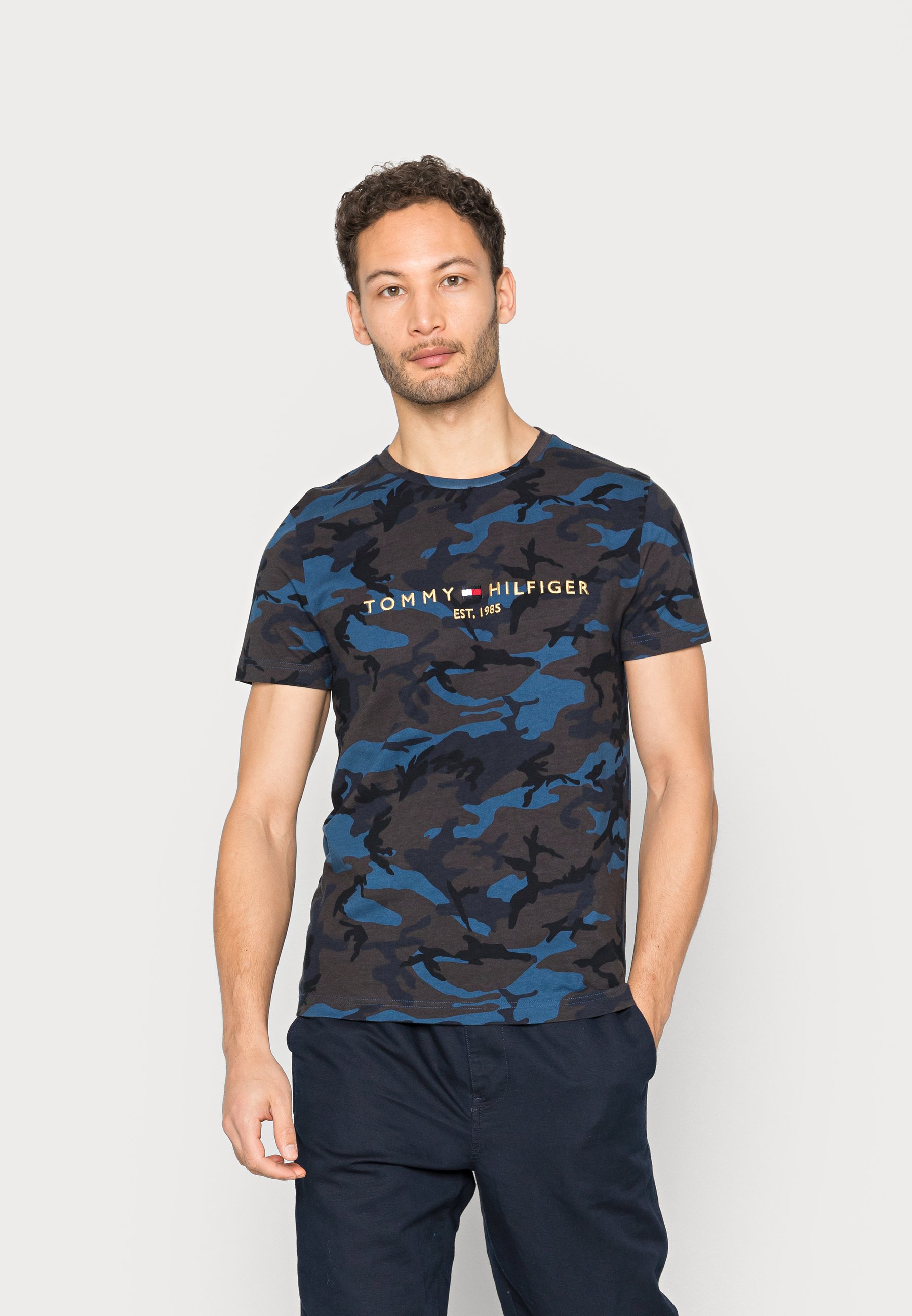 Tommy Hilfiger CAMO LOGO TEE - Basic T 