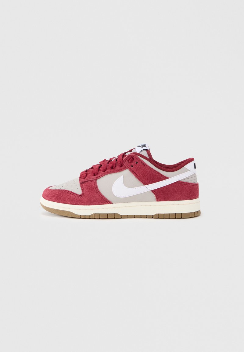 DUNK college grey/white/team red/bordeaux