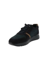 Zapatilla de ante negra con un acabado texturizado, que presenta una franja de acento marrón, cordones redondos y una suela acolchada para mayor comodidad.