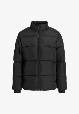 Crna pufer jakna s visokim ovratnikom, punim zatvaračem sprijeda, prošivenim uzorkom, elastičnim manšetama i bočnim džepom. Glatke teksture i lagana.