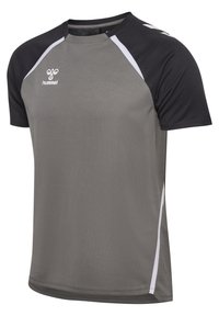 Športna majica s kratkimi rokavi, sivo telo, črna ramena, beli trakovi za detajle in beli logotip Hummel na prsih.