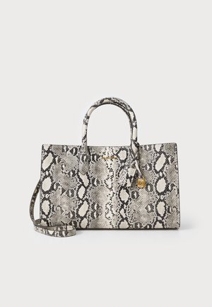 Schlangenlederdruck-Handtasche in Schwarz und Weiß. Glatte Textur, strukturierte Form, doppelte Griffe, abnehmbarer Riemen und goldene Hardware-Akzente.